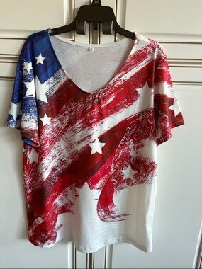 NWOT Patriotic Stars & Stripes Tee - Red, White & Blue Sz Small